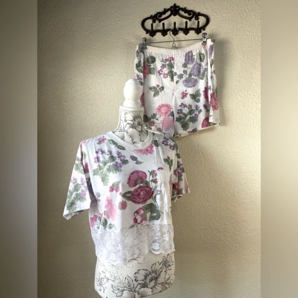 BODY DRAMA summer floral‎ pajama set, lace detail size Medium, vintage